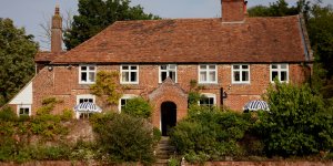 Deal restaurant Updown opens on-site bar