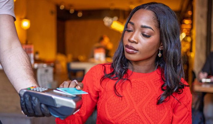 Sluggish consumer spending continues to hit restaurants