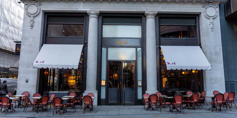 Sael dining terrace opens