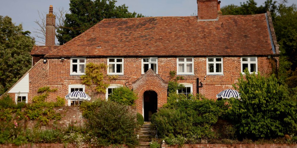 Deal restaurant Updown opens on-site bar