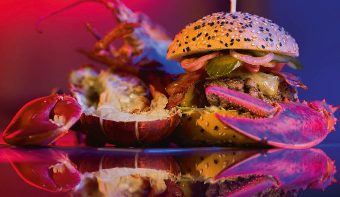 Burger & Lobster trades Christmas decorations for donations