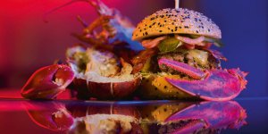 Burger & Lobster trades Christmas decorations for donations